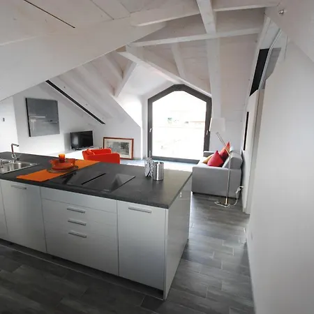 Apartament Via Carcano 13 *