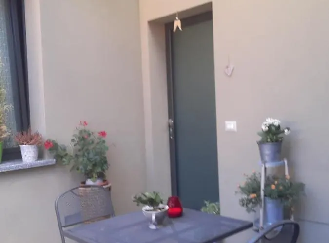 Via Carcano 13 * קומו