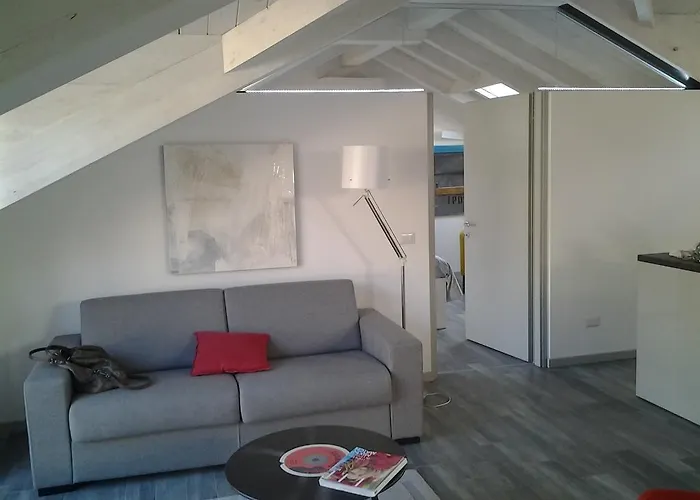 דירה Via Carcano 13 קומו