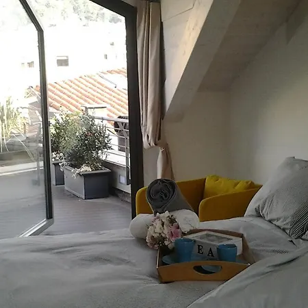 Via Carcano 13 * Комо