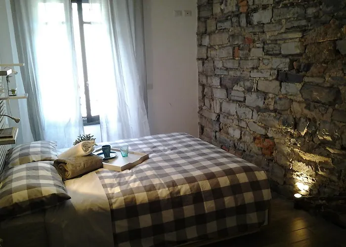 Via Carcano 13 קומו