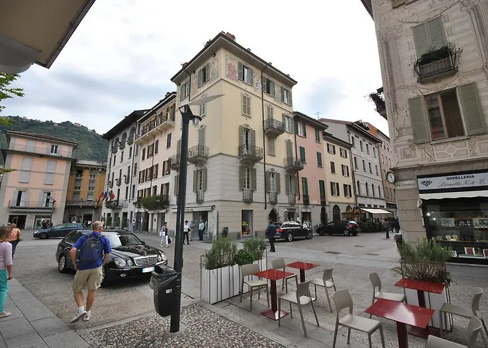 Via Carcano 13 *