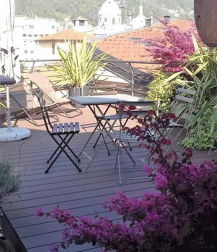 Via Carcano 13 아파트