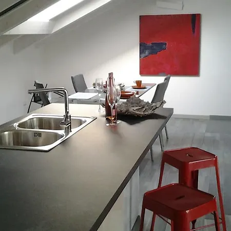 Appartement Via Carcano 13 *