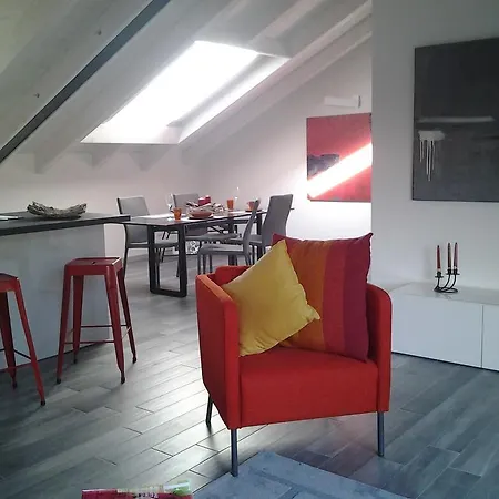 Appartement Via Carcano 13 *