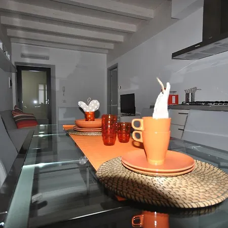 Via Carcano 13 Appartement